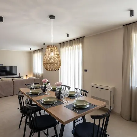 3 Luxury Bedroom Emma Apartman