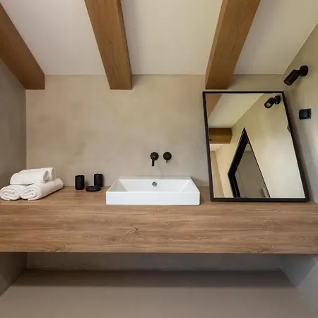Apartment 3 Luxury Bedroom Emma