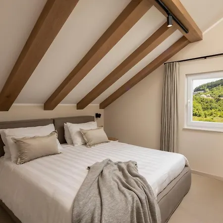 3 Luxury Bedroom Emma
