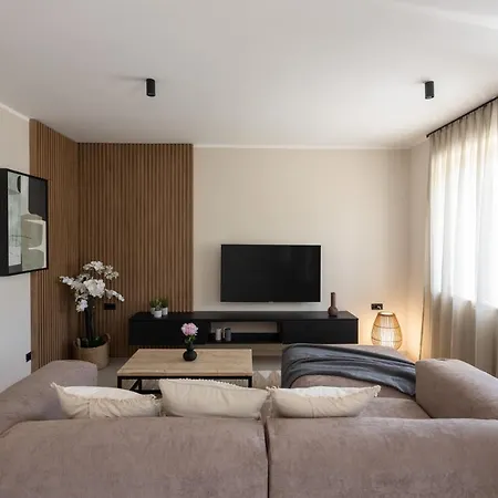 Apartment 3 Luxury Bedroom Emma Sinj